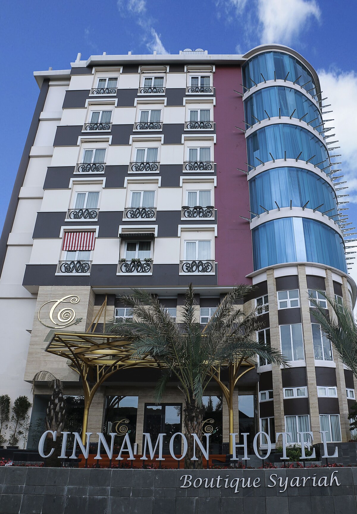 Cinnamon Hotel